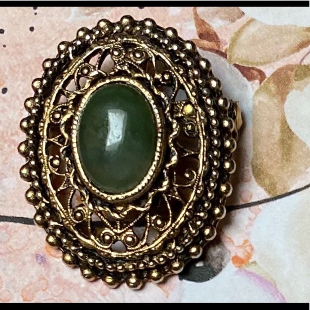 VINTAGE Victorian style Peri pendant brooch